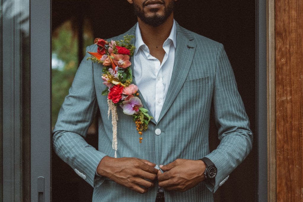 photo d'un homme en costume de mariage photo prise par un photographe de Guadeloupe