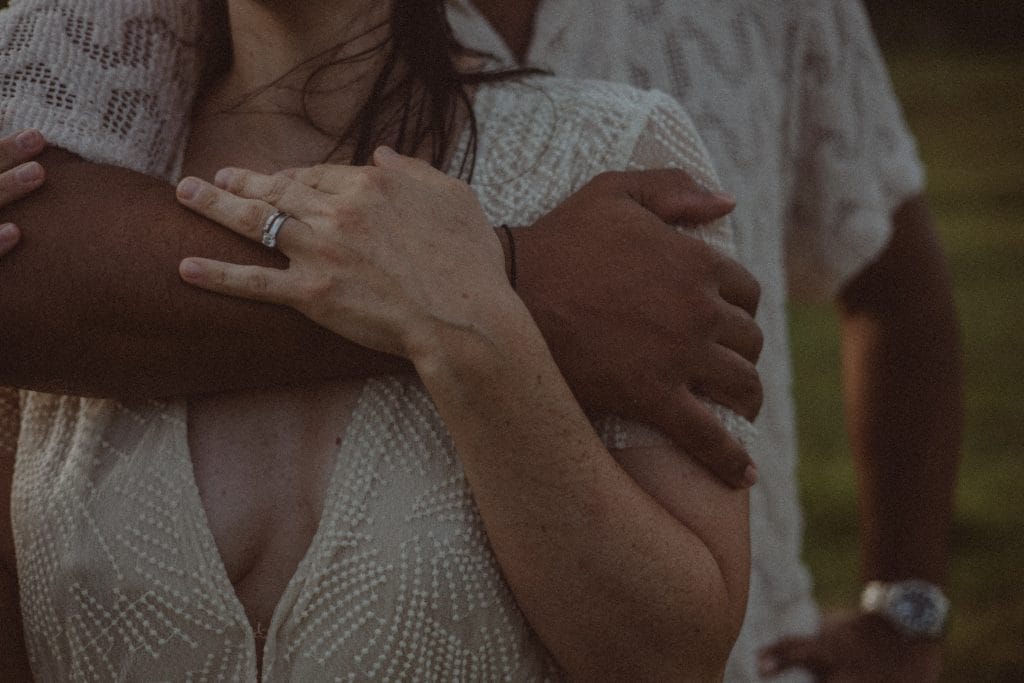 photo d'un couple en tenue de mariage photo prise par un photographe de Guadeloupe