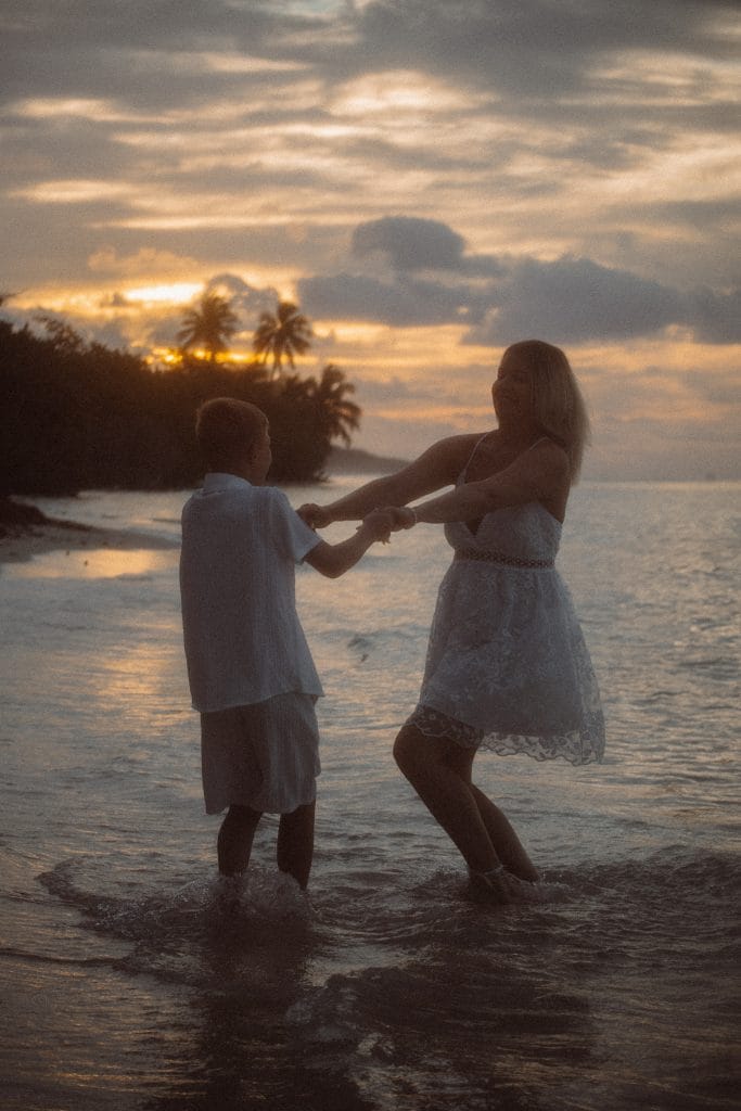 Photo pris par un photographe de Guadeloupe, spécialiste des mariages, photos de couples ou en famille, ou photo de mise en valeur immobilière, pour restaurants, artisans. Photo de CW Photographe